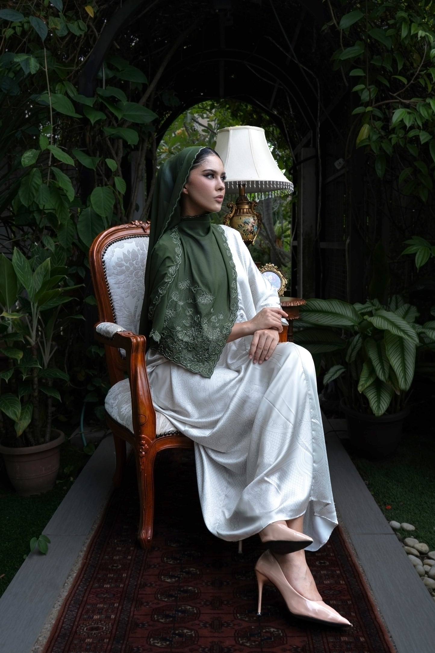 Saḥarā Kerawang Shawl - Deep Olive