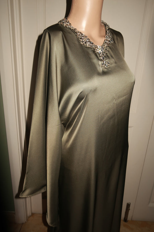 Saḥarā Beaded Kaftan - Army Green