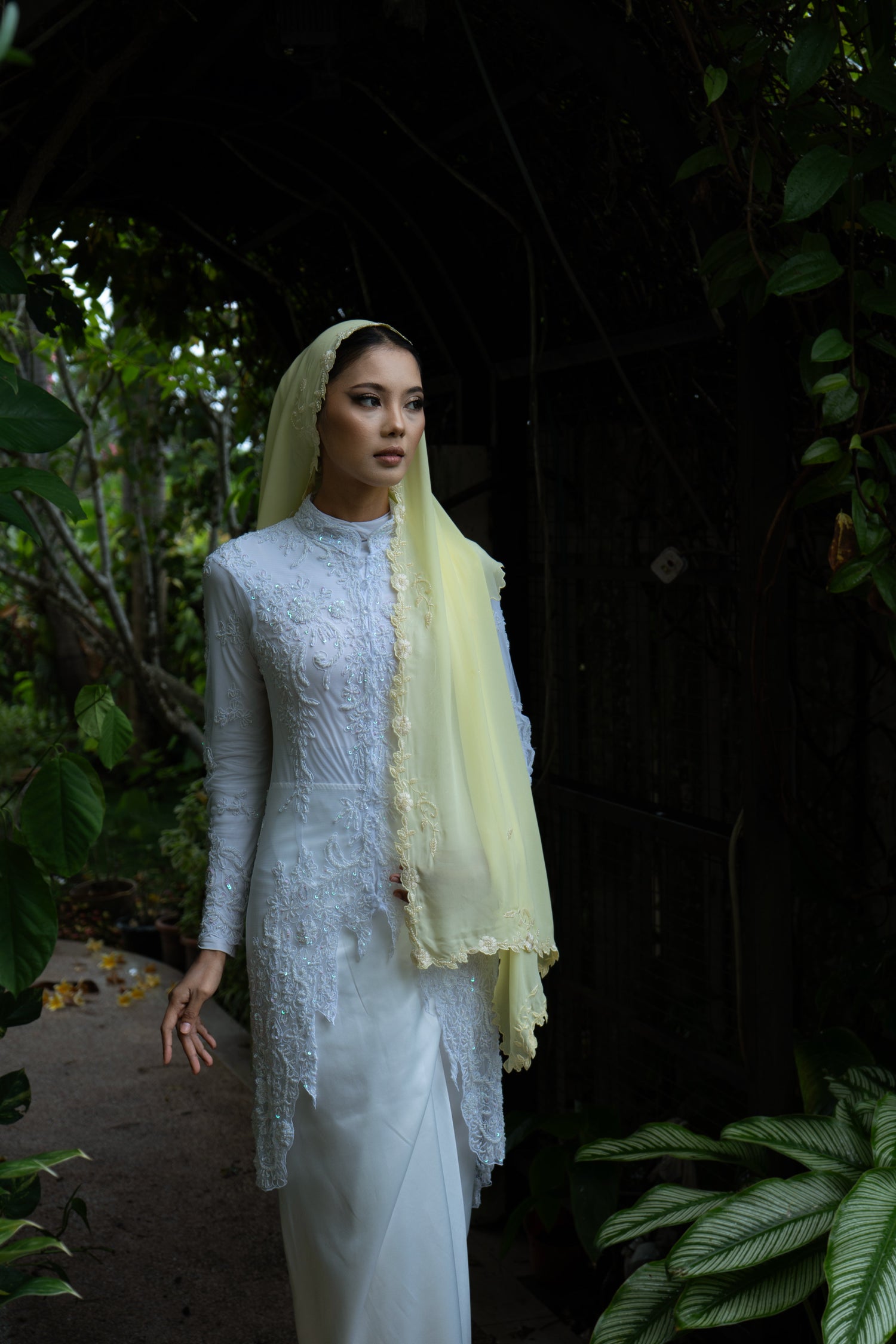 Saḥarā Sulam Shawl