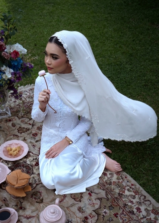 Saḥarā Sulam Shawl - Porcelain White
