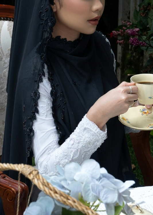 Saḥarā Sulam Shawl - Lunar Black