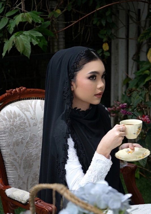 Saḥarā Sulam Shawl - Lunar Black