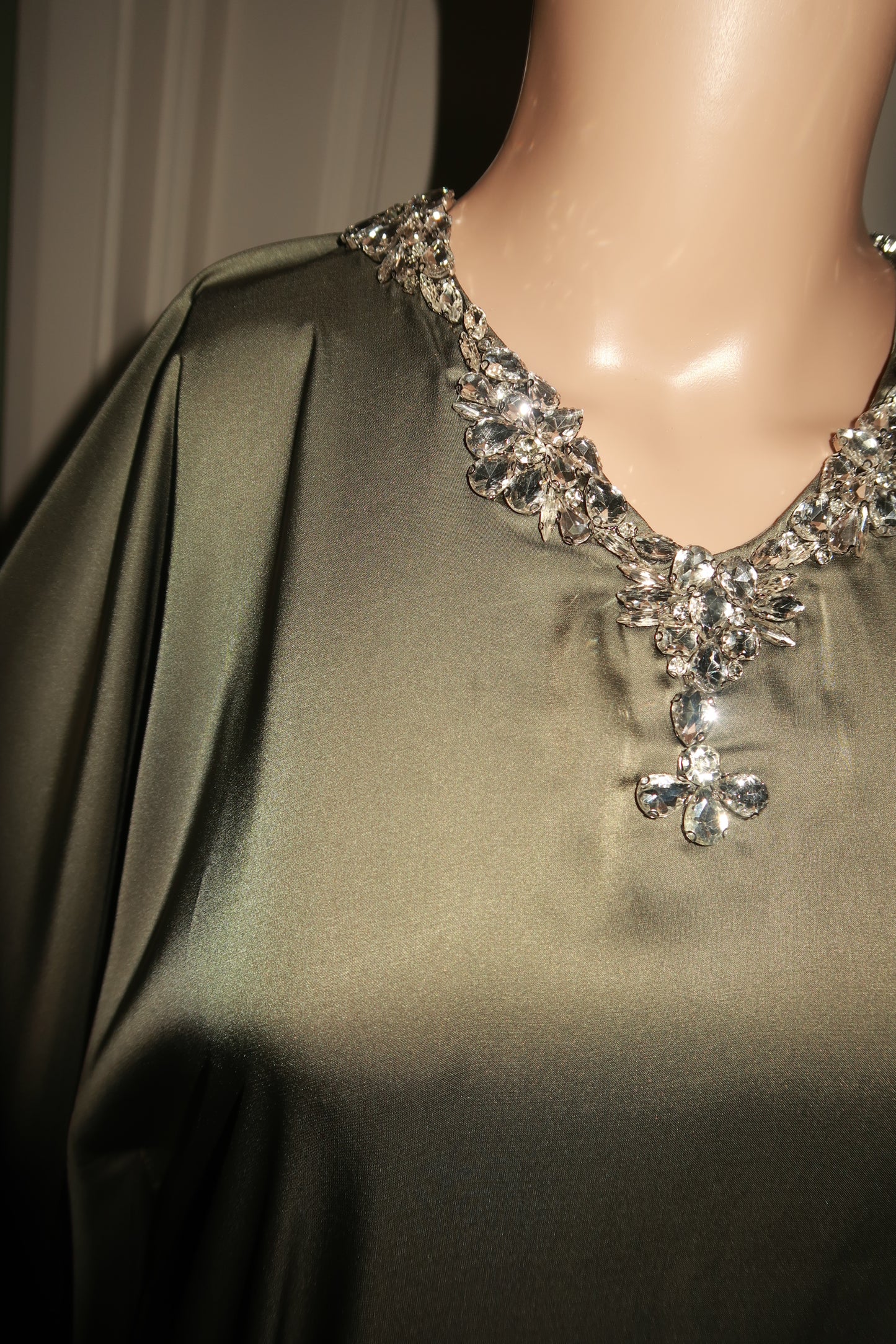 Saḥarā Beaded Kaftan - Army Green