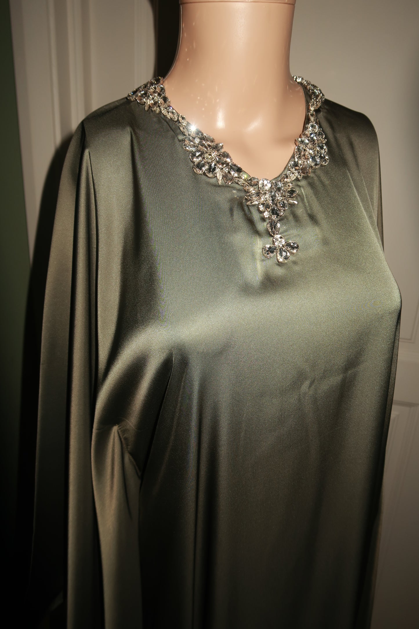 Saḥarā Beaded Kaftan - Army Green