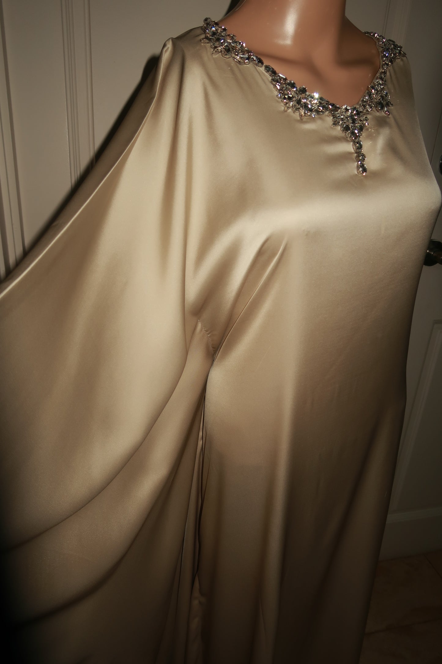 Saḥarā Beaded Kaftan - Light Olive