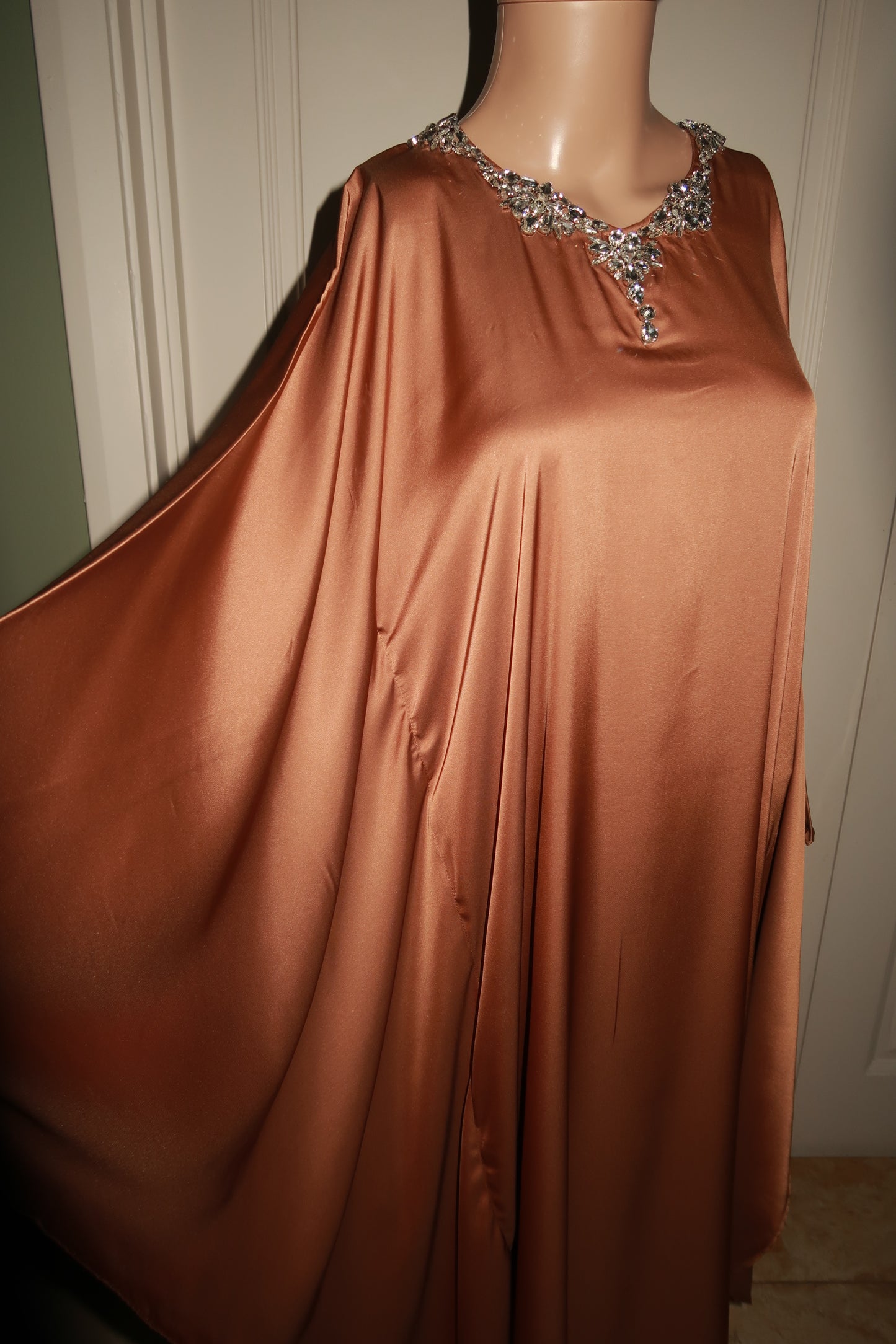 Saḥarā Beaded Kaftan - Caramel Brown