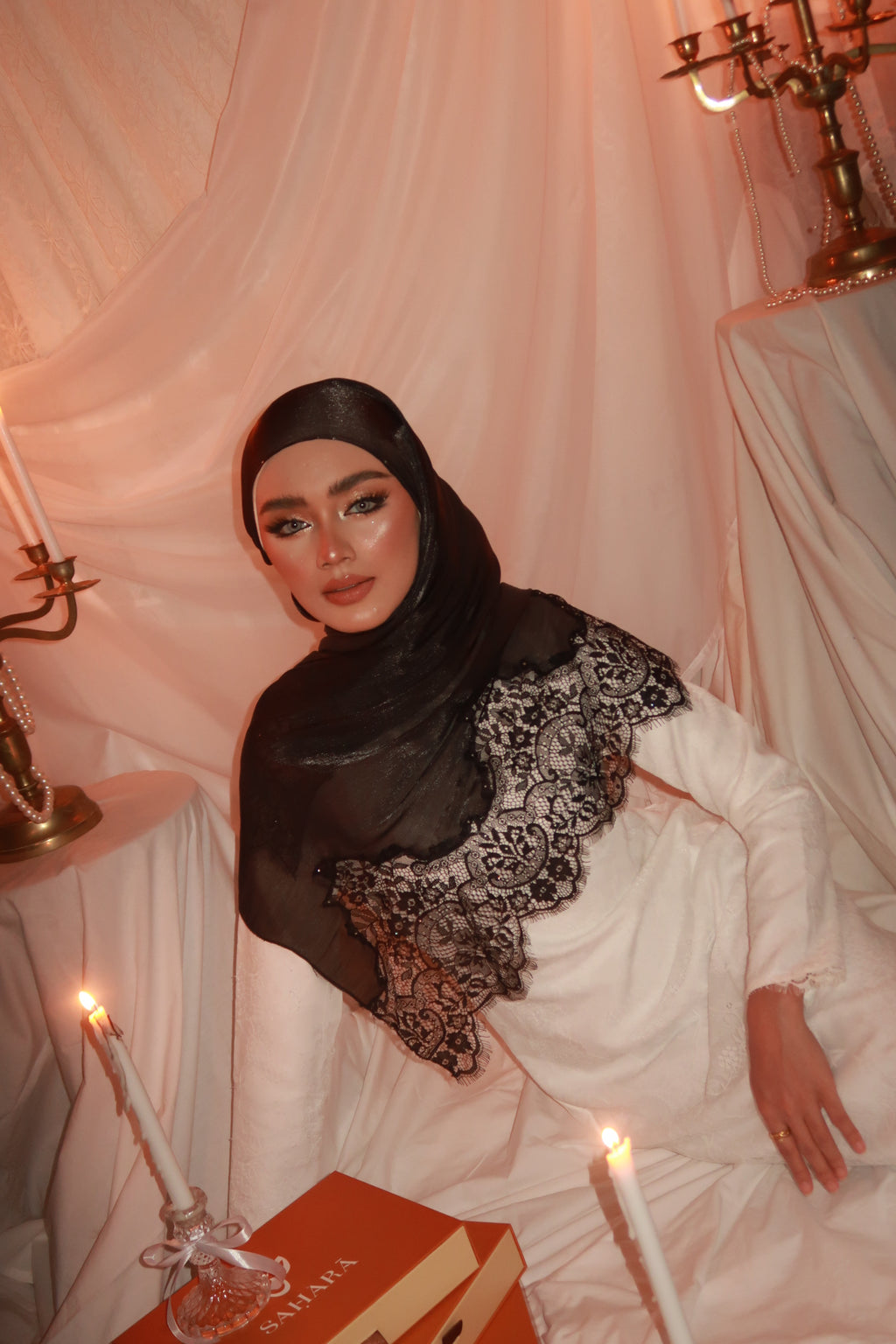 Saḥarā Diamond Lace